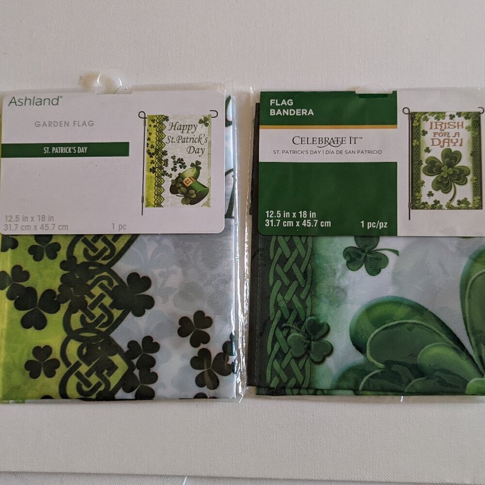 NWT 2 St Patrick's Day/ Irish For Day Signs+ Shamrock Cupcake Baking Cups Paddy